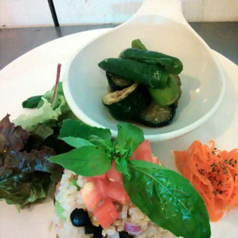 玄米ライスサラダぷれーと( ララカフェ)