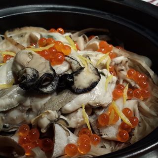 牡蠣といくらの土鍋御飯(おこん)