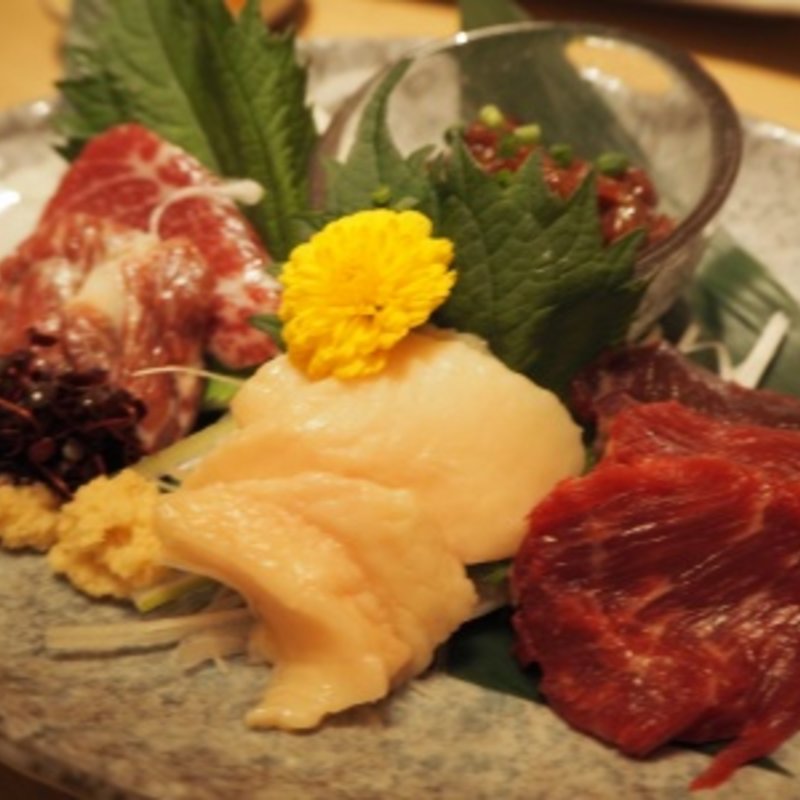 特選馬刺し盛り合わせ　(かんどころ)