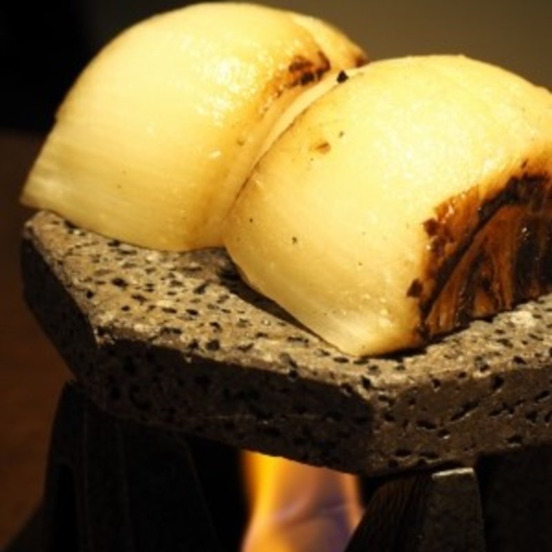 玉葱の溶岩焼き(淡路島と喰らえ 新宿東口靖国通り店 )