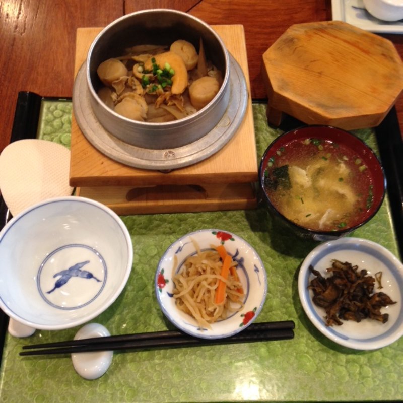 釜飯セット（ホタテ）(釜めし・焼き鳥・うなぎ 梅Ｑ)