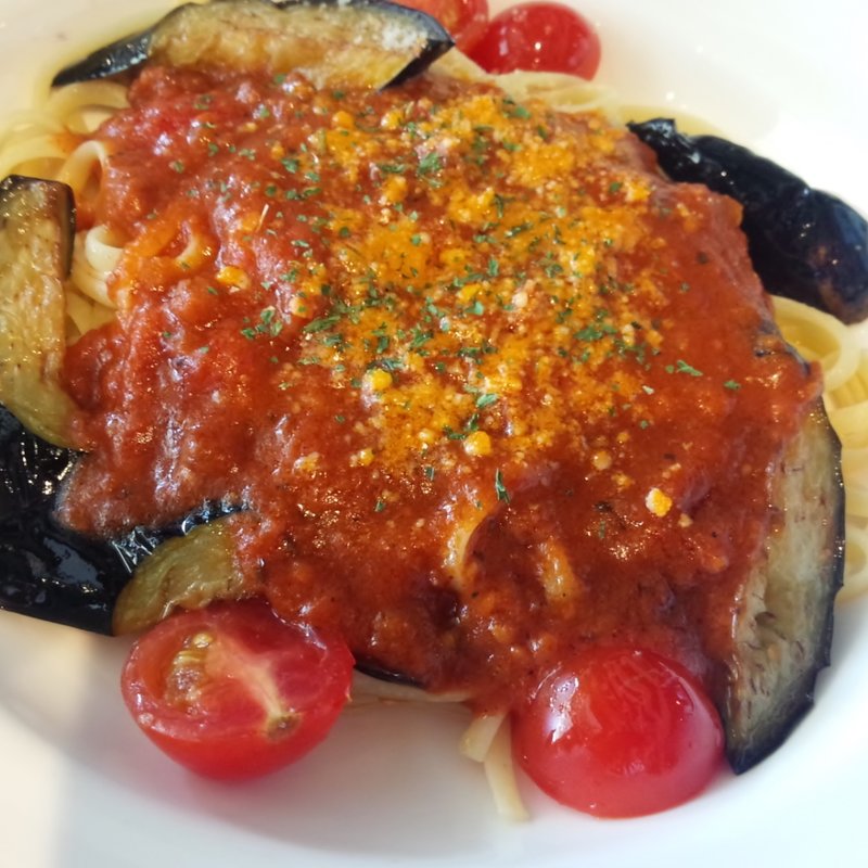 ナスとミートソースのフィットチーネ(24/7 restaurant)