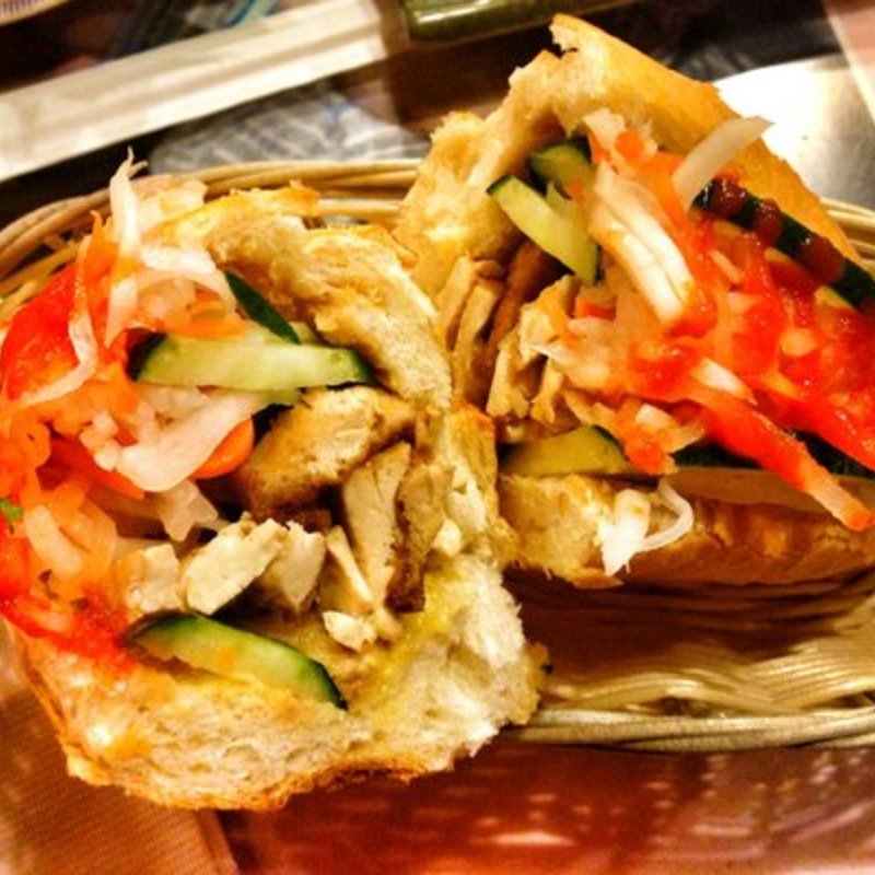 Bahn Mi Tofu ( Nickie-Cafe)