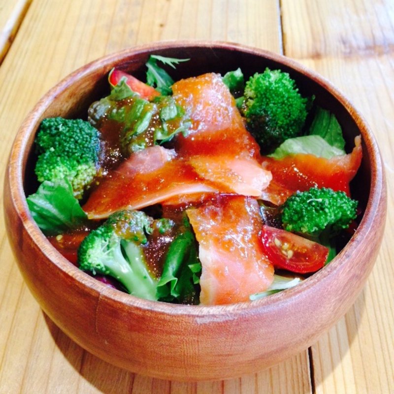 アフロスモークサーモンサラダ(アフロディーテ 箱崎店 )