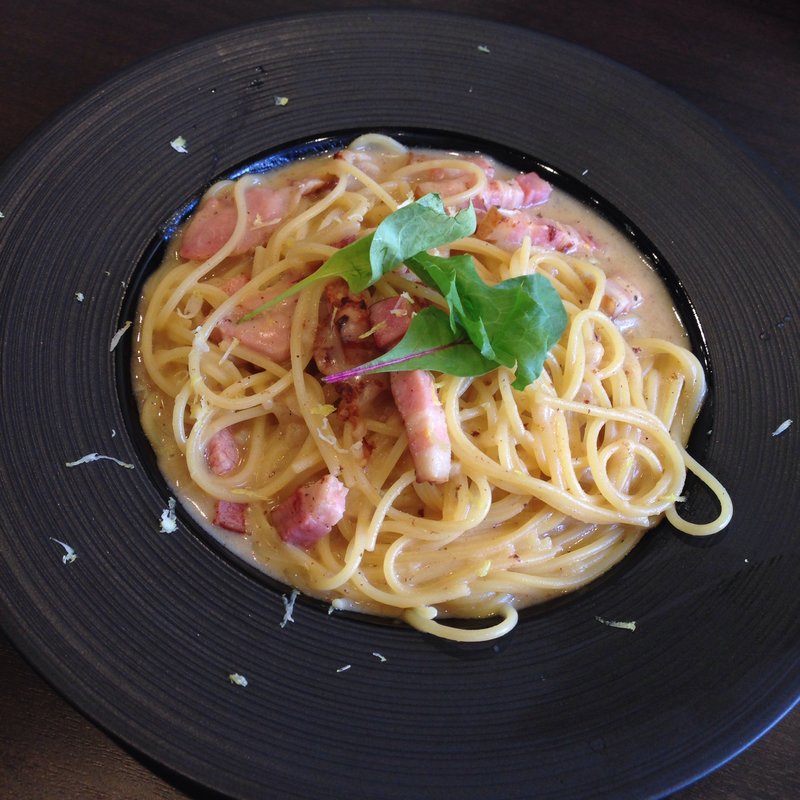レモンクリームとベーコンのパスタ(Loop)