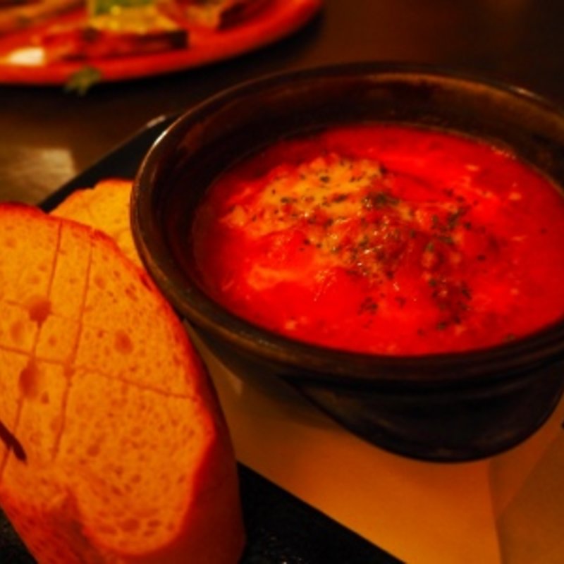 ワインで煮込んだ牛すじのチーズ焼き(タペオ王子)