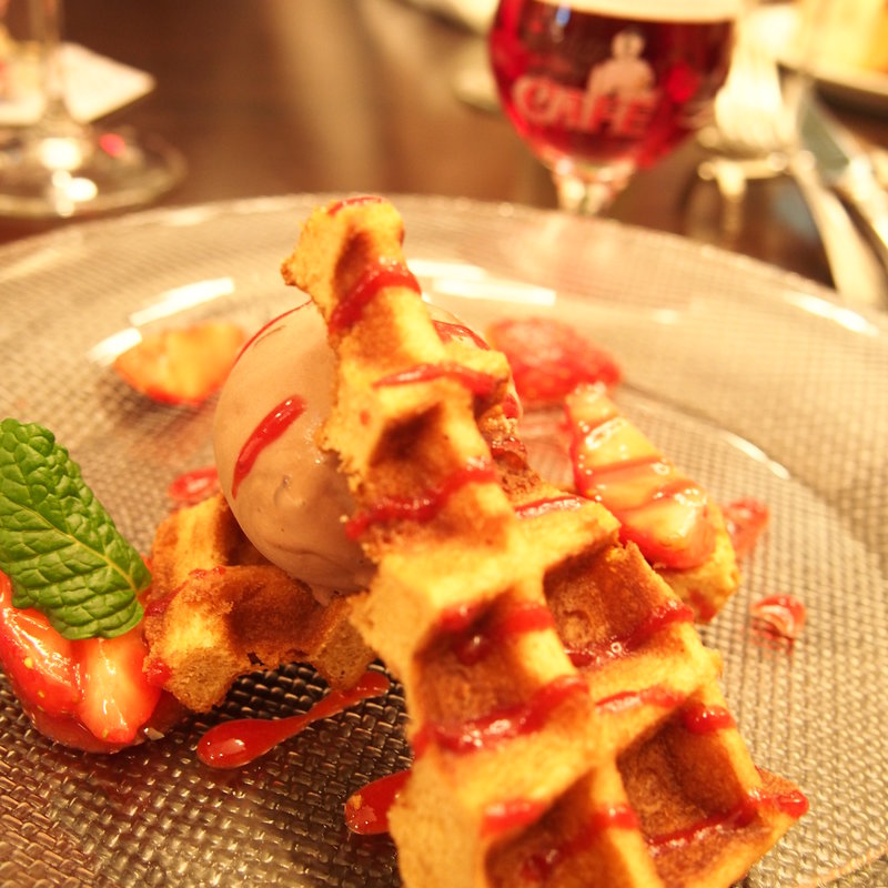 リエージュ風ワッフル(伊勢志摩の惠み 伊勢角屋新宿店)