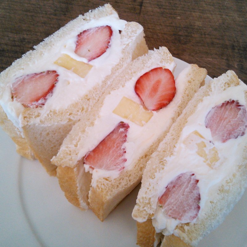 フルーツサンド(レナードの森)