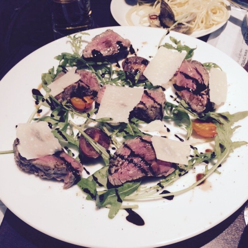 黒毛和牛のタリアータ(そば おでん 俺のだし 赤坂 )