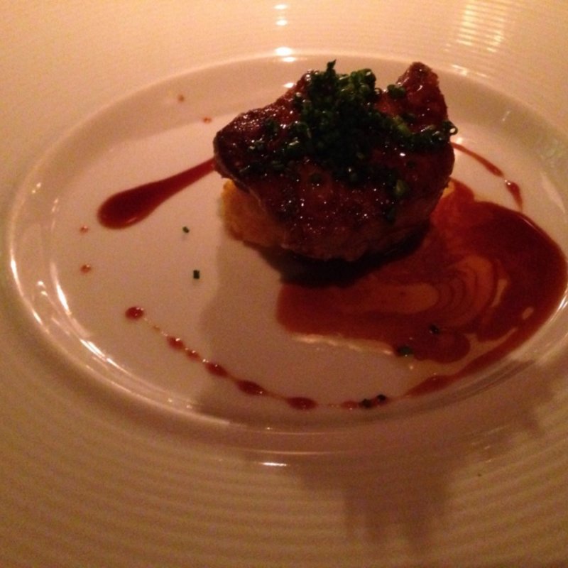 フォアグラのソテー サフラン風味の焼きリゾット添え マルサラワインソース(MAIN DINING cotton.)