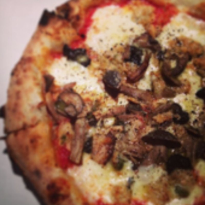 サーモンときのこのピザ(MAIN DINING cotton.)