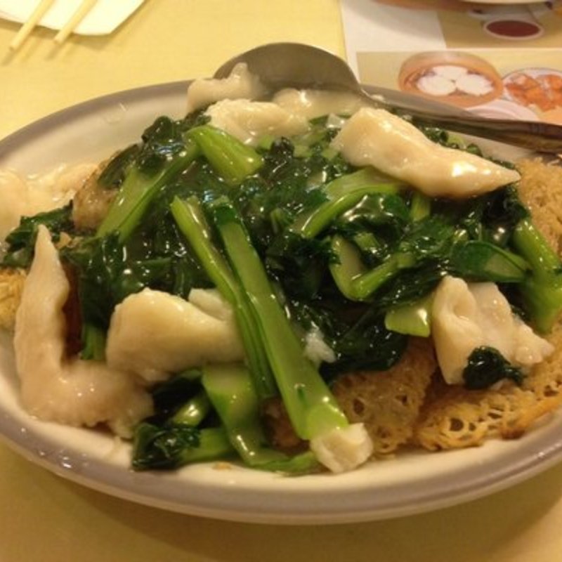 Rice noodle cake pan fried with fish and choy sum(Sunflower Cafe)