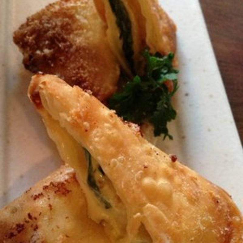 Shrimp and cheese spring roll(Japanese Restaurant Aki)