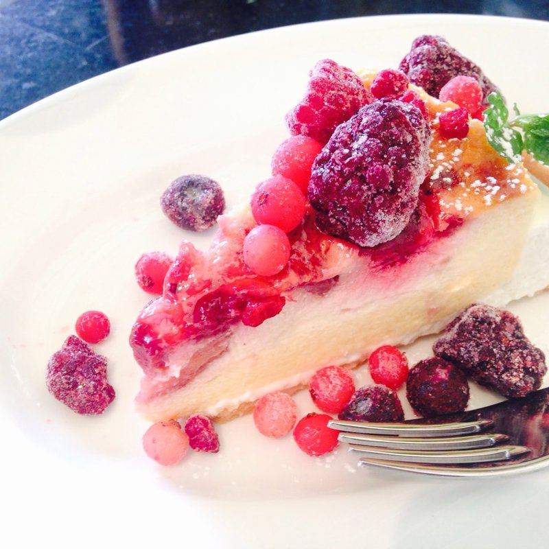 赤い果実のチーズケーキ(GARB weeks （ガーブウィークス）)