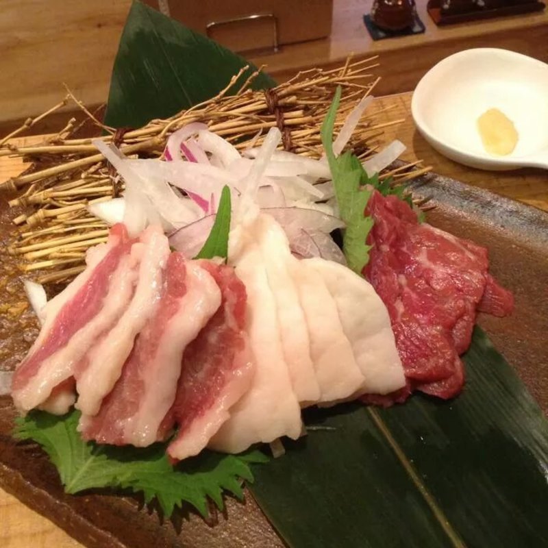 馬肉の三種盛り(鎌倉ごはん海月)