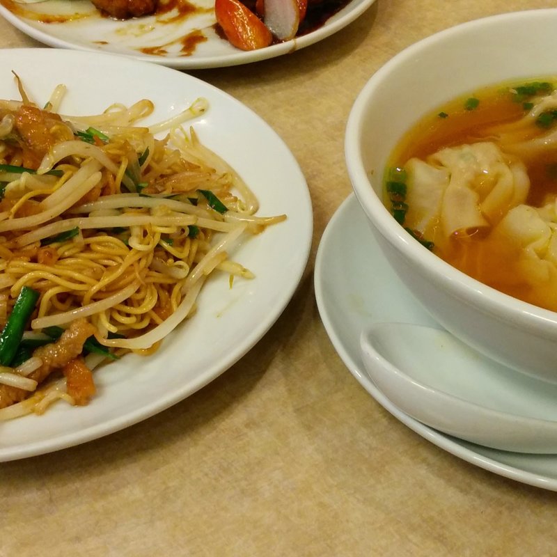  謝謝セット7  焼きそばとワンタンスープランチ(謝朋酒樓)