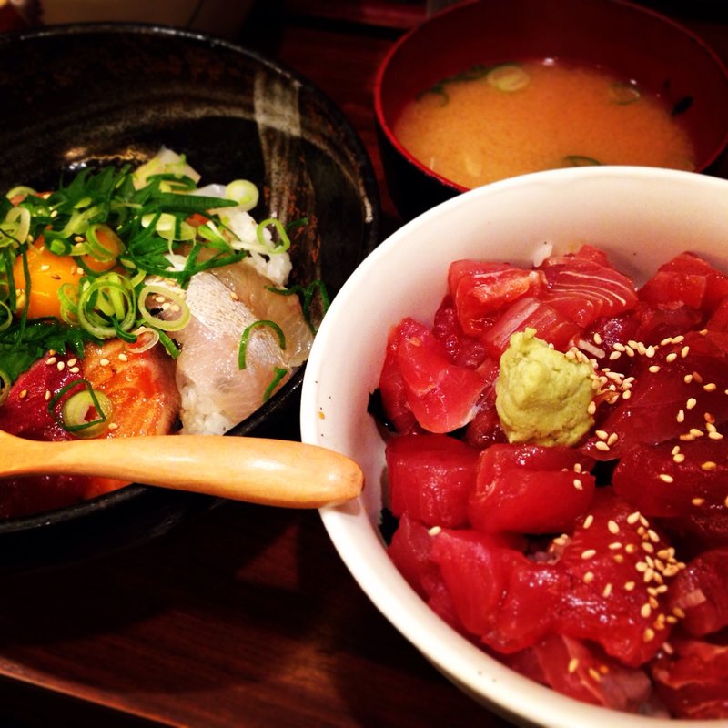 海鮮丼(まぐろ食堂 天満のとらやん )