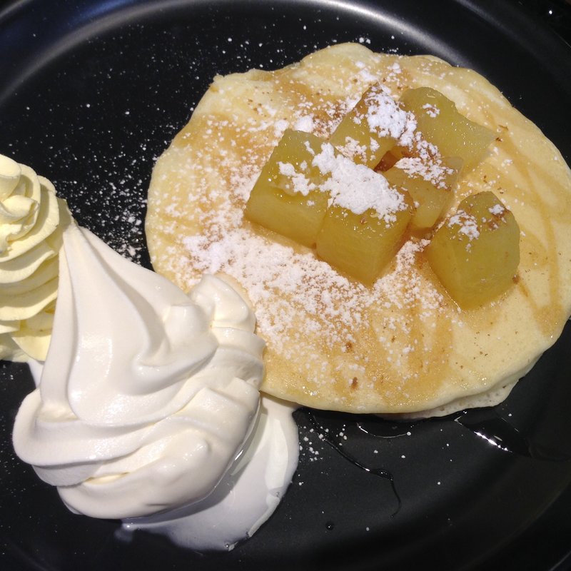 デザートパンケーキ リンゴとハチミツ(キタノセレクションカフェ)