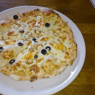 チーズいろいろクワトロ(Jiro's Pizza)