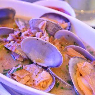 White Wine Clams(Panya Bakery, Bistro, Bar at Hokua)