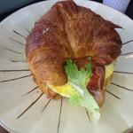 croissant bacon sandwich