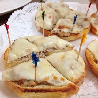 Tuna melt bagel(Lox of Bagels )
