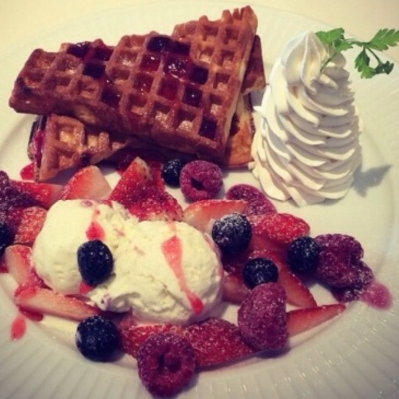 ベリーベリーワッフル(Café de Ropé La mer)