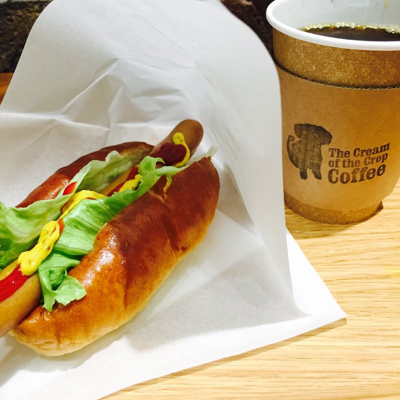 ホットドッグセット(ザ クリーム オブ ザ クロップ コーヒー 渋谷ヒカリエ店 （The Cream of the Crop Coffee）)