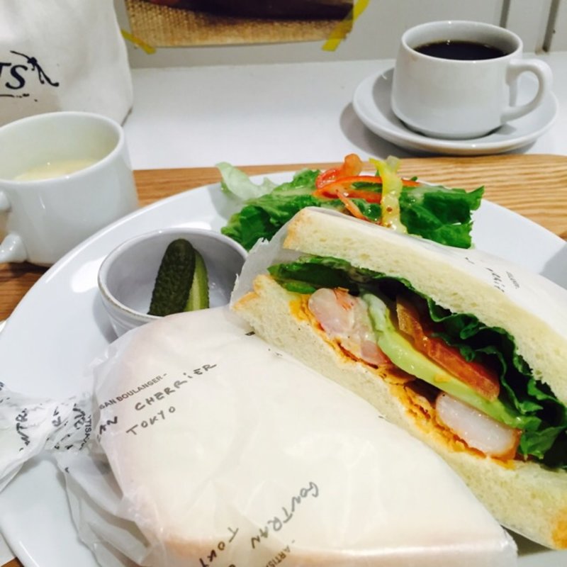 サンドイッチセット えびとアボカド(ゴントラン シェリエ 渋谷店 （GONTRAN CHERRIER）)