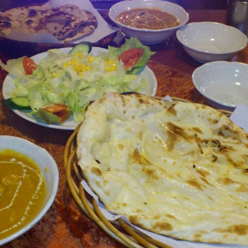 ナンとチキンカレー(チシティ （chishiti）)