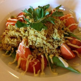 Curried quinoa salad(Spalding House Café)