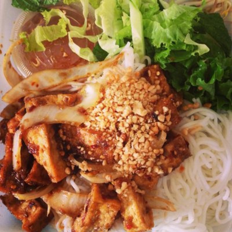Lemon grass tofu with vermicelli(Aloha Pho)