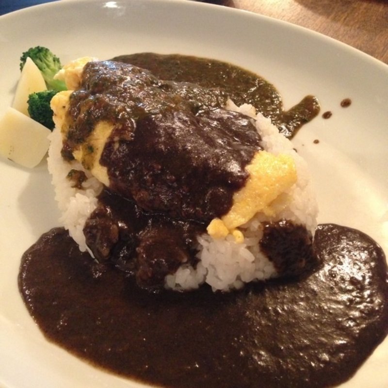 オムカレー(カレー屋 SUN)