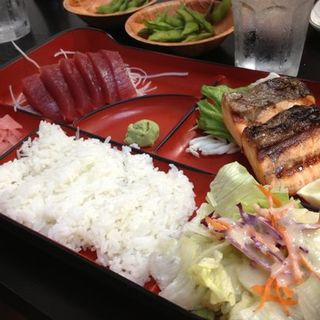 Sashimi salmon combo dinner(Restaurant Domo)