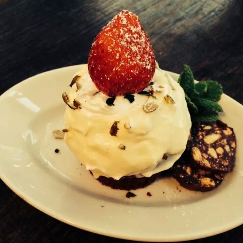 レットベルベットケーキ(茶屋雨巻)