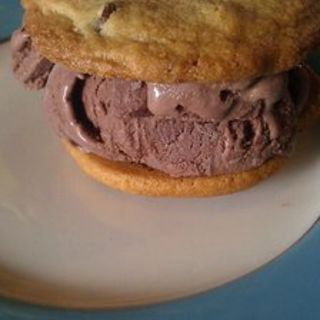 Chocolate Ice cream sandwich(ChadLou’s Coffee Lounge)