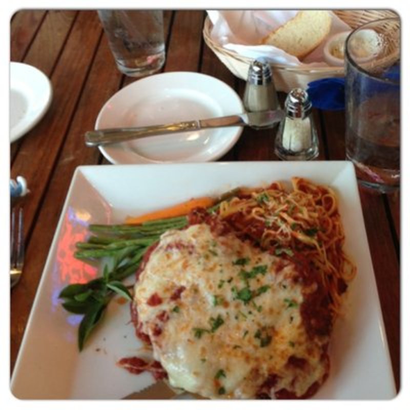 Chicken Parmesan(Bella Bistro)