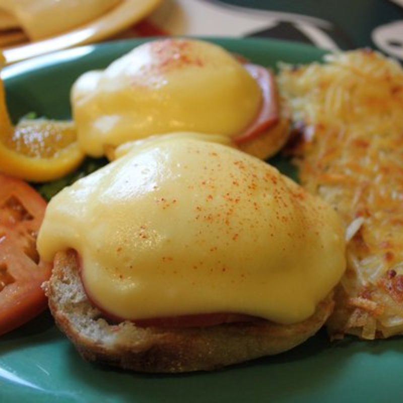 Eggs Benedict(Boots & Kimo’s Homestyle Kitchen )