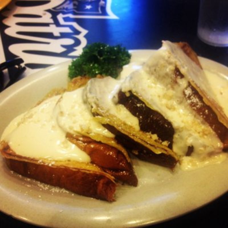 French toast w/macadamia sauce(Boots & Kimo’s Homestyle Kitchen )