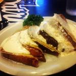 French toast w/macadamia sauce