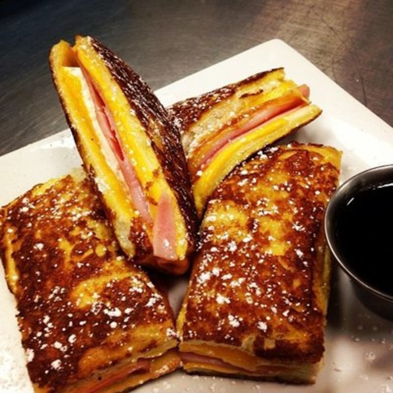 french toast grilled cheese sandwich (Dash Gastropub)