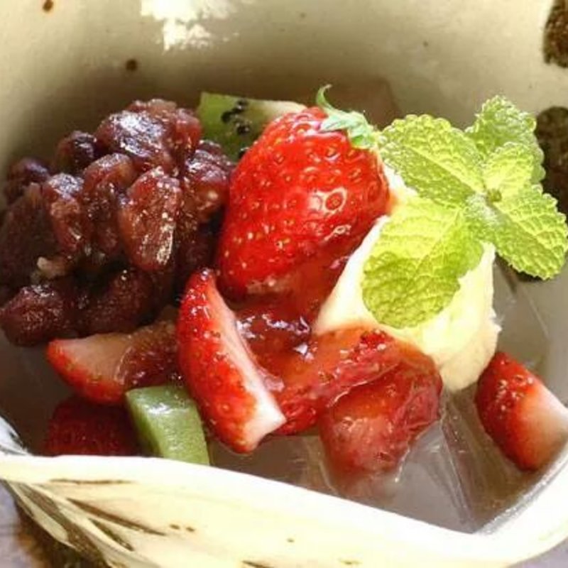 いちごたっぷりあんみつ(かぼ茶庵 )