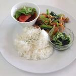 豚肉と小松菜炒めランチ(きりんカフェ)