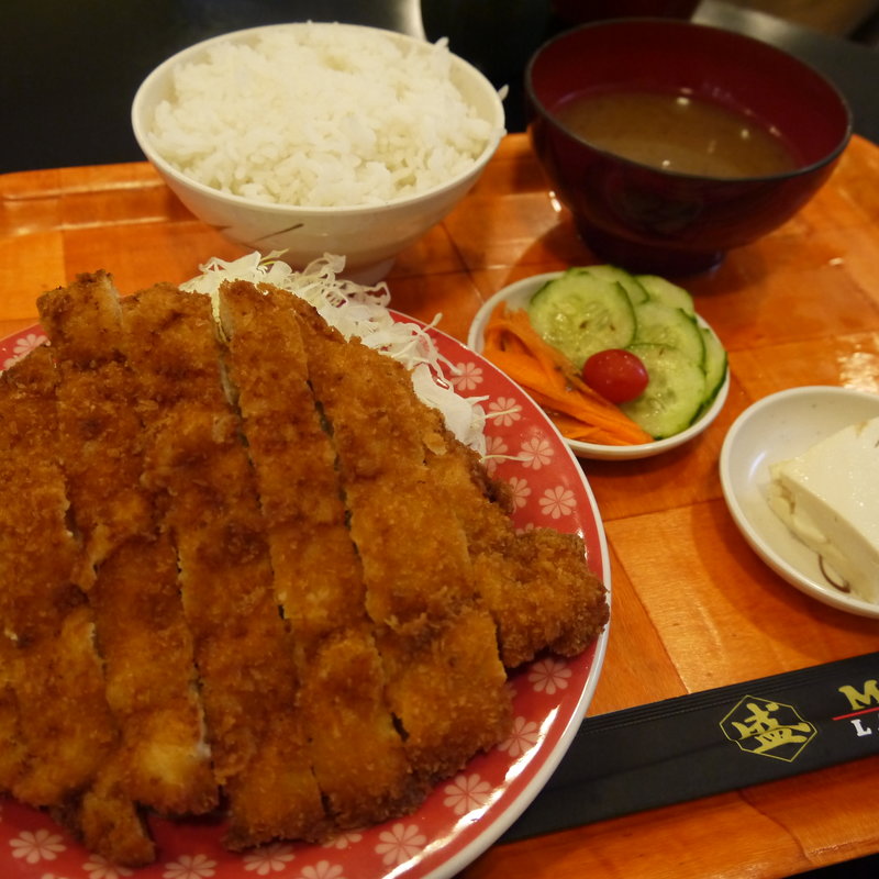 豚カツ定食(MN DOMBURI)
