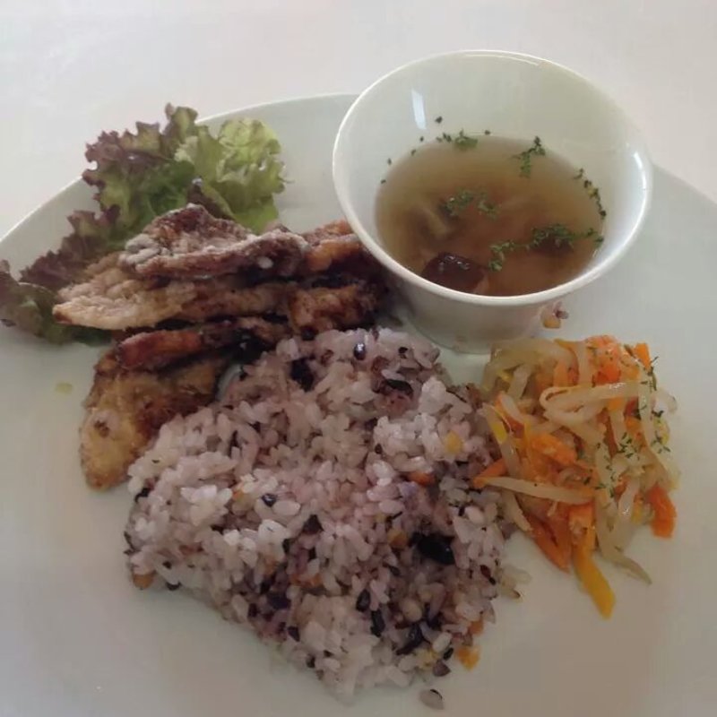 豚肉の唐揚げ(きりんカフェ)