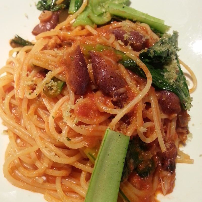 ホタルイカのトマトソースパスタ(カフェ＆スイーツ TABLES Coffee Bakery&Diner 南堀江店)