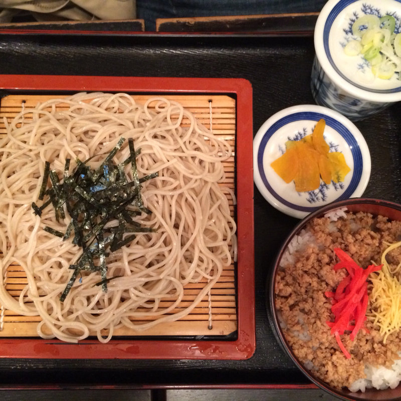 そばとそぼろ丼セット(たまち屋)
