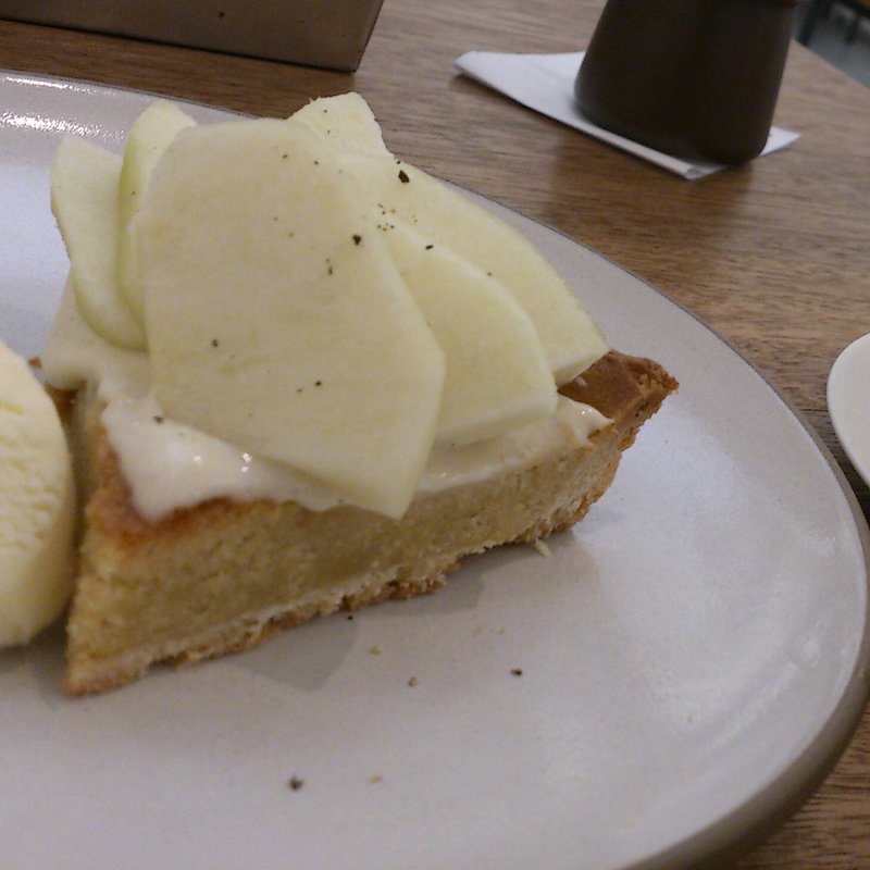 洋梨のタルト(cafe634)