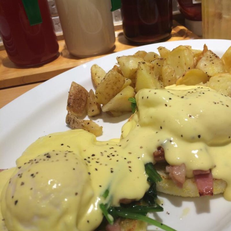 エッグベネディクト(Eggs 'n Things 横浜山下公園店)