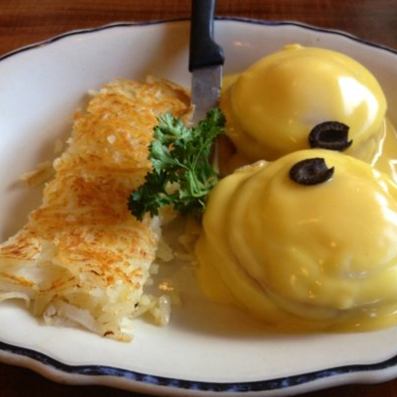 eggs benedict (Anna Miller’s)